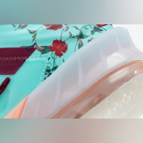 Nike LeBron 18 Low 6.5 Youth - Picture 8 of 8